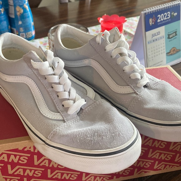 Vans - Picture 1 of 4
